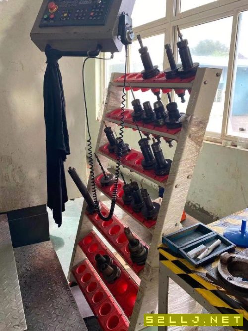 出售：粗框機臺功精機1814