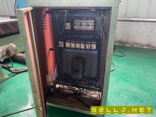 出售：12.5&#215;3米小龍門銑；少用不貴好開好用，喜歡的聯系。
