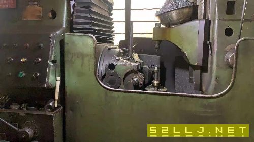 正宗重慶滾齒機Y3150E一臺，在位處理。
