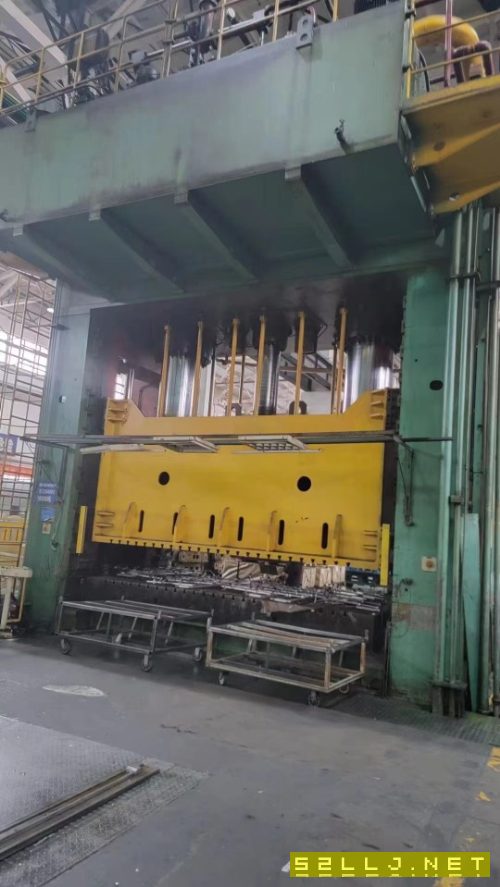 急售：框架式新款2000噸液壓機，天津鍛壓產，新.