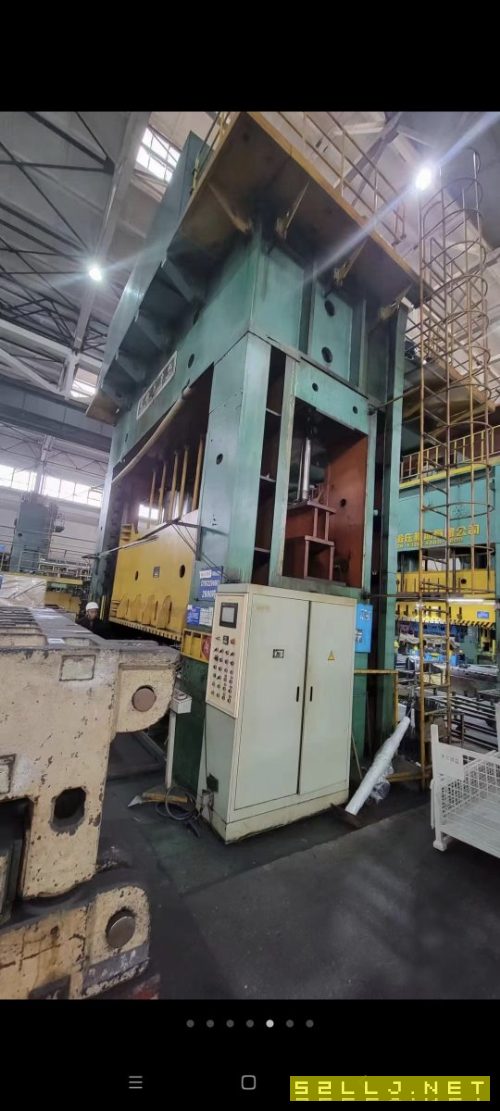 急售：2005年框架式新款2000噸液壓機，天津鍛壓產，新款，臺面4.2米乘2.15.