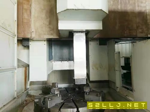 出售：臺灣油機1000ATC＋C立車一臺..32把刀...發那科18i