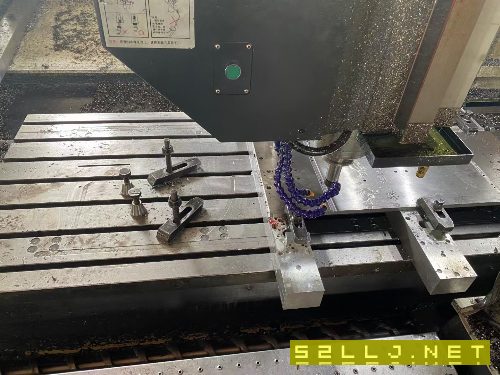 剛剛買下昆山雅力士2512龍門加工中心