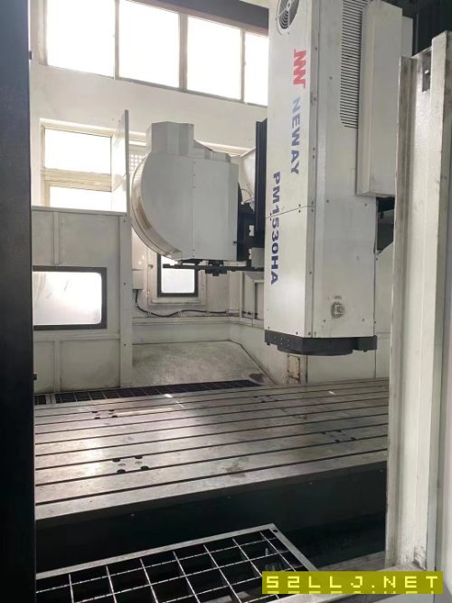 紐威1530龍門加工中心