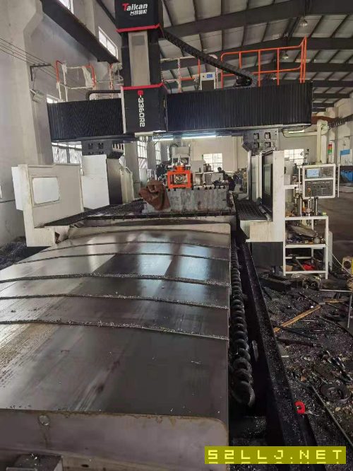 出售：臺群3360龍門加工中心，25006000工作臺
