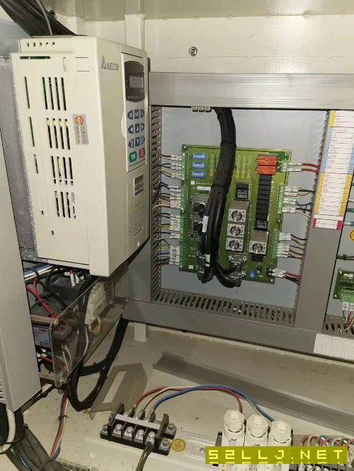 出售多臺高速加工玻璃精雕機價格便宜