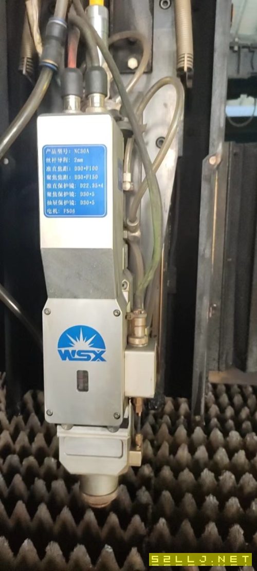 3300瓦多模激光器宏山4020H包圍交換臺激光切割機.