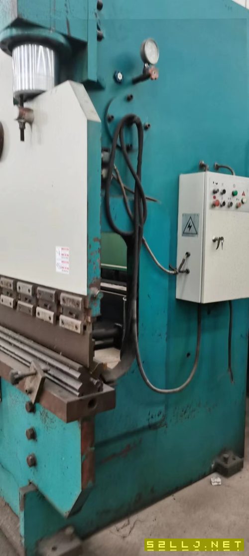 出售數(shù)控折彎機(jī)WF67K-200T/5000