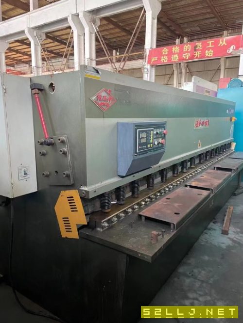 QC12Y-44000液壓擺式剪板機
