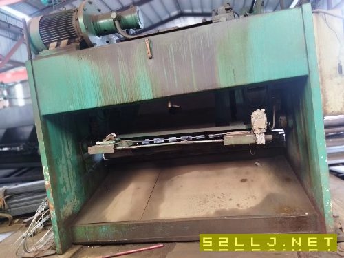 出售數(shù)控閘式剪板機(jī)QC11K-252500