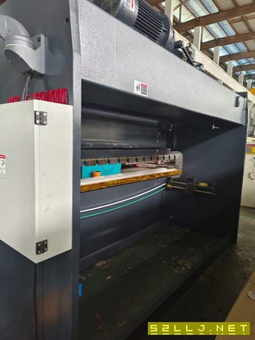 出售中亞WF67K-100T/4000數控折彎機