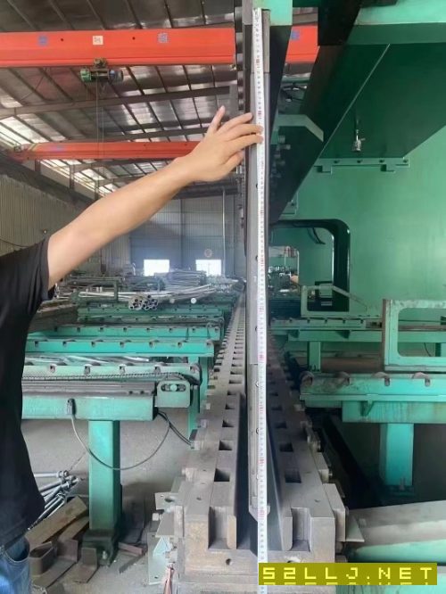 出售南通東海1200噸12米數(shù)控折彎機