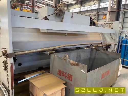 出售QC12K-124000液壓擺式剪板機(jī)