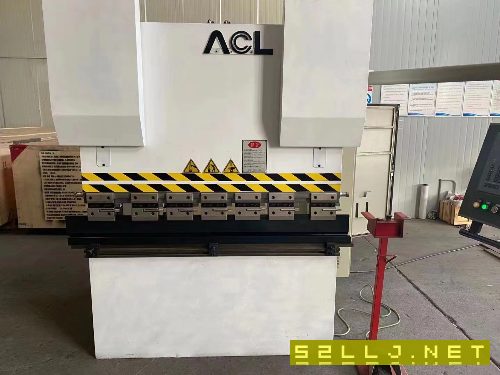 出售電液數(shù)控折彎?rùn)C(jī)40T/1500