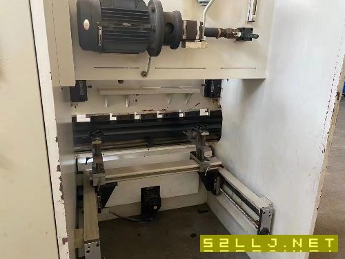 出售電液數控折彎機40T/1500