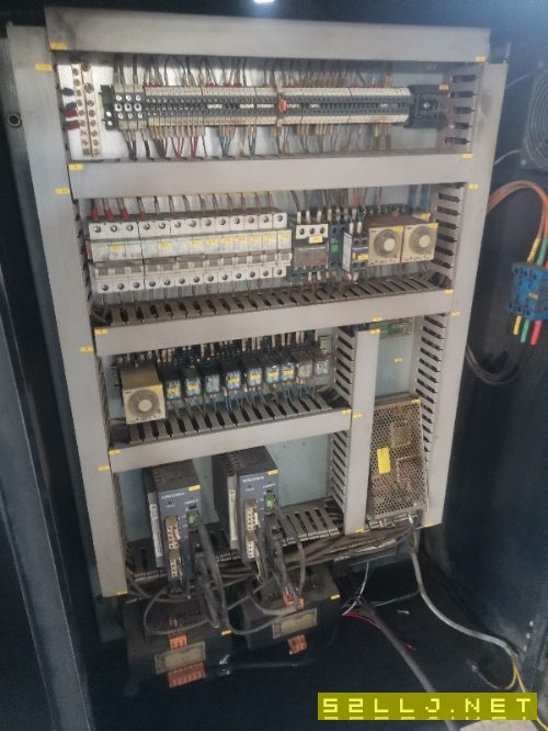 160T/3200雙伺服數控折彎機