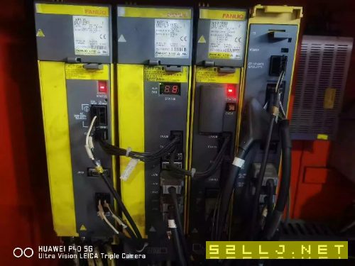 同款兩臺寶雞7120數(shù)控斜車8寸液壓卡盤帶尾座