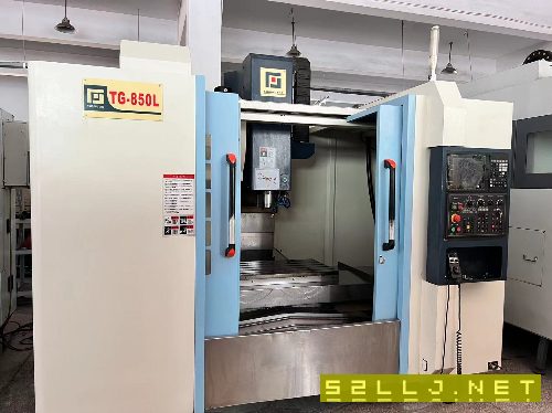 新到臺功850工加中心，菱三M80系統，兩線硬一.