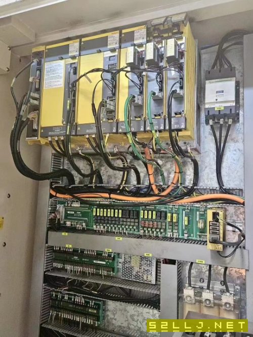 格勒嘛2518龍門，BT50主軸，發(fā)那科MF黑系統(tǒng)，af電機，.