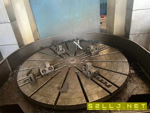 齊二2.5米高速原裝數(shù)控立車，加工高度2.5米！雙刀架數(shù).