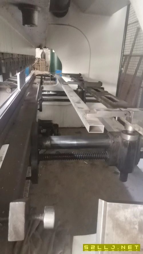 15年亞威100-3200雙伺服數控折彎機