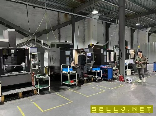 同款四臺2022年準新沈陽850加工中心，發那科系統，工.