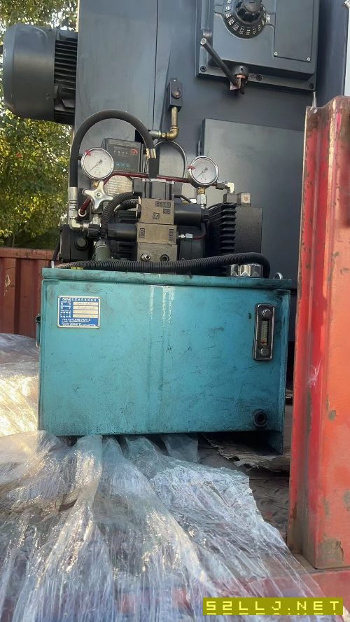 處理正宗臺灣旭陽CNC-250R四軸一套幾乎未用。全套帶尾.