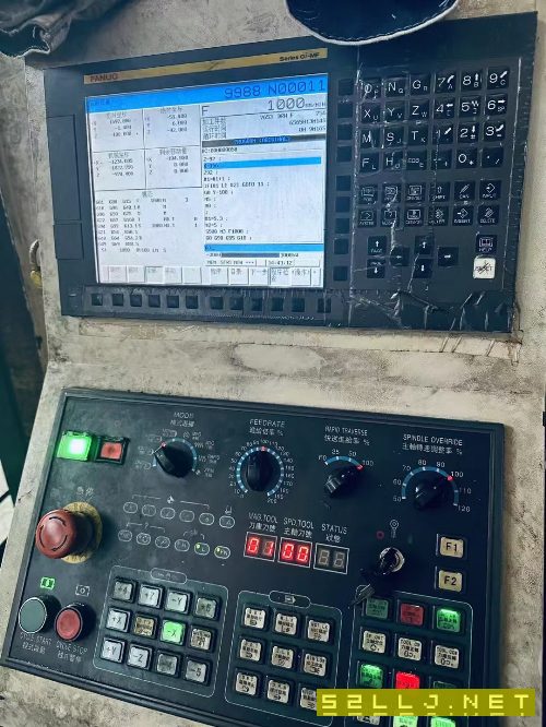 日威2805龍門加工中心，發(fā)那科MF系統(tǒng)，工作臺(tái)5000/260.