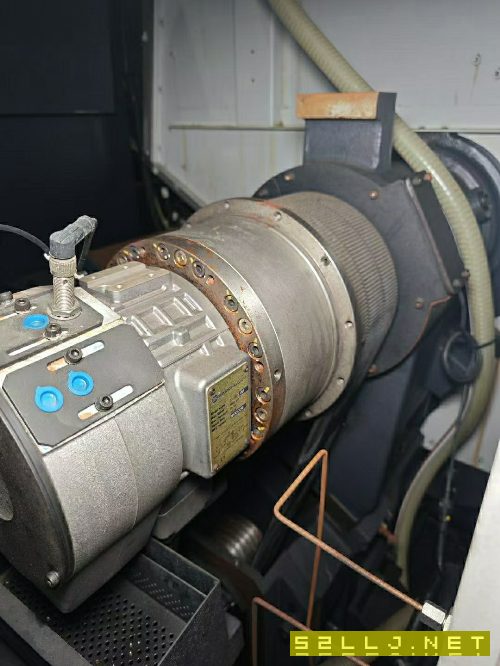 斗山2450車床，10寸卡盤，12工位刀塔，帶尾座，帶油霧.