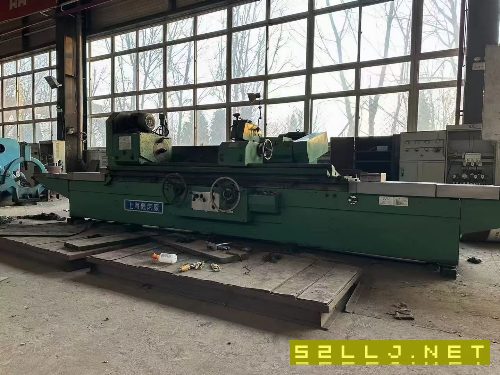 出售:上海機床廠MQ13502米外圓磨床，導軌滿花紋。