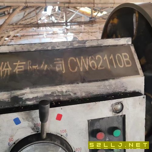 沈陽(yáng)62100普通車(chē)床，同款兩臺(tái)。有一臺(tái)缺少尾座，全部.