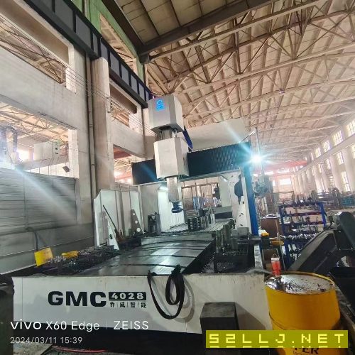 南通喬威數(shù)控龍門(mén)加工中心在位出售，2.8米X4米，2023年8月.安裝少用，帶角.