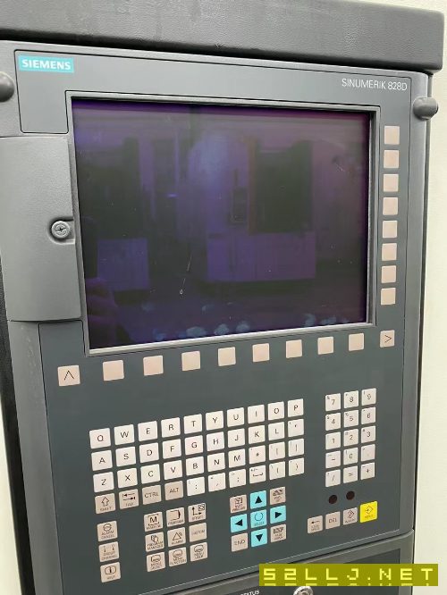 喬峰HQT08-380數(shù)控車床，2022生產(chǎn)，準新機。配備8寸卡.