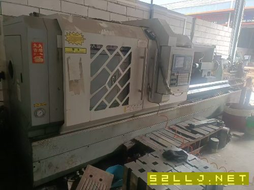 出售:沈陽中天80285數控車，導軌600，主軸孔105
