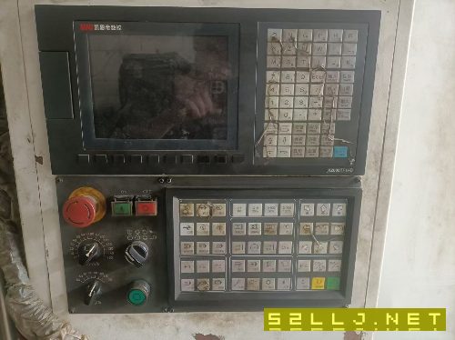 出售:沈陽中天80285數控車，導軌600，主軸孔105