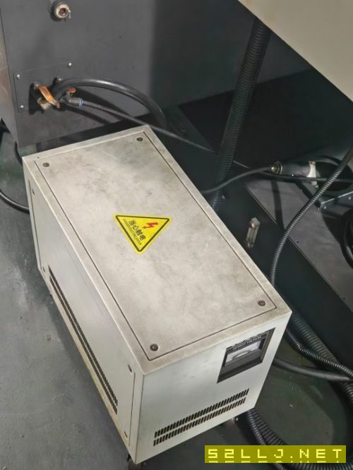 出售上海大僑1680，硬軌機BT50刀柄，24把刀。主軸轉速6000rpm，三軸行程：1.