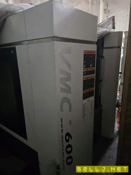 威達(dá)立加600多臺(tái)，未用，線規(guī)機(jī)械手刀庫，價(jià)格不貴。