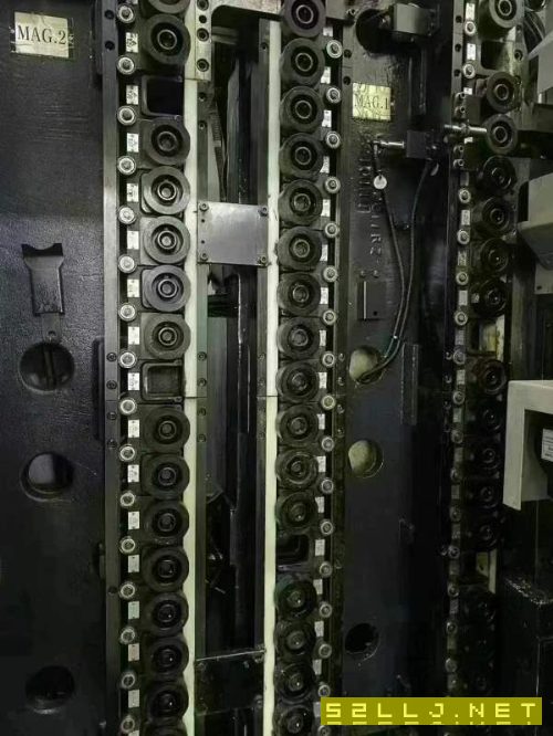 還剩后1臺韓國斗山HP4000臥式加工中心，系統法納克31i.
