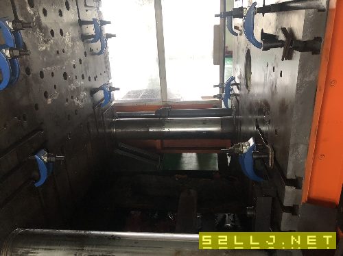 在位出售震雄2200噸注塑機出膠14KG便宜處理