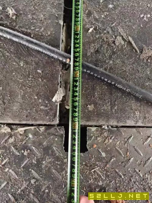 恒力2000噸精品框架，臺面2.6米3.8米，開口2.5米，油.