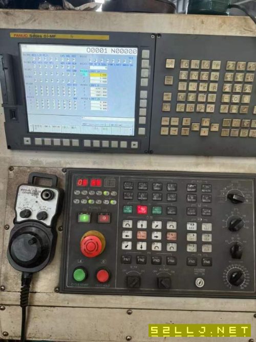 2017年泉州嘉泰4025重型龍門一臺，bt50齒輪頭，工作臺.