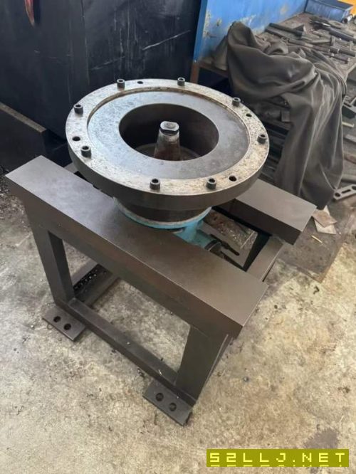 2017年泉州嘉泰4025重型龍門一臺，bt50齒輪頭，工作臺.