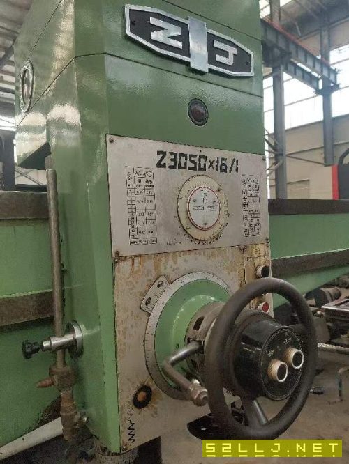 洛陽倉庫多臺搖臂鉆出售中捷2007年產Z3050搖臂鉆，九.