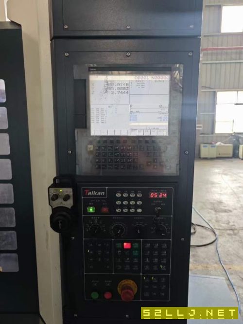2021年臺(tái)群T-V856S加工中心，三軸滾柱線軌，發(fā)那科MF
