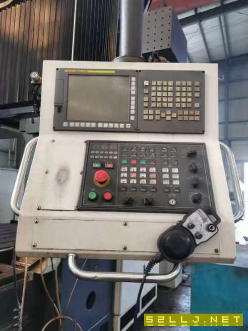 2017年泉州嘉泰4025龍門一臺，bt50齒輪頭，工作臺4200.