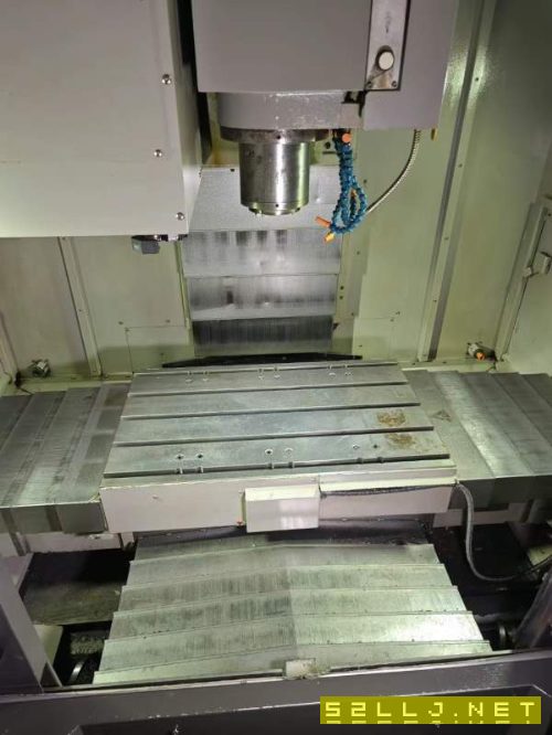 同款兩臺日本津上VA4高速高精加工中心，主電機18.5KW.