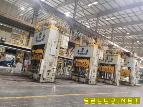 長沙工廠還剩2臺250噸，濟南二機床產，新款，帶移動臺.