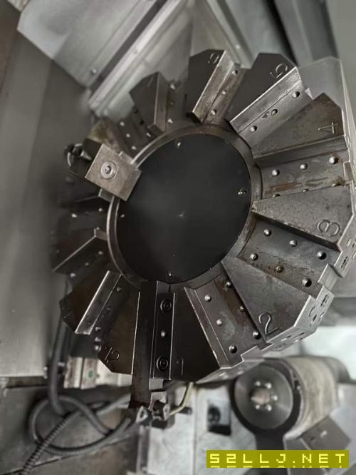 云南精機(jī)加工長度1500大斜車同款兩臺，一臺線規(guī)一臺硬.