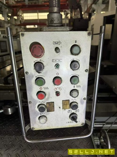 昆明TX6113A/2主軸直徑:130mm　　主軸轉(zhuǎn)速:6.6-755r/m.