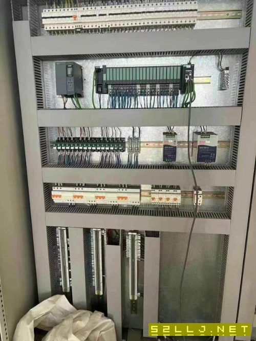 濟南二機，1000噸四點，全新伺服機工作臺面：，側移工.